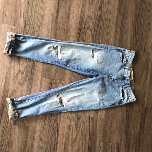 Gap camo girlfriend jeans! - Picture 2 of 4